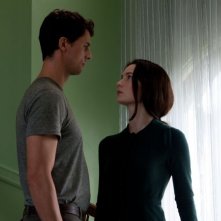 Stoker: Mia Wasikowska insieme a Matthew Goode in una scena del film