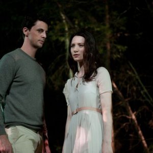 Stoker: Mia Wasikowska nel buio della notte con Matthew Goode