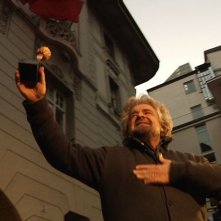 Tsunami Tour: Beppe Grillo in una scena del documentario durante la campagna elettorale