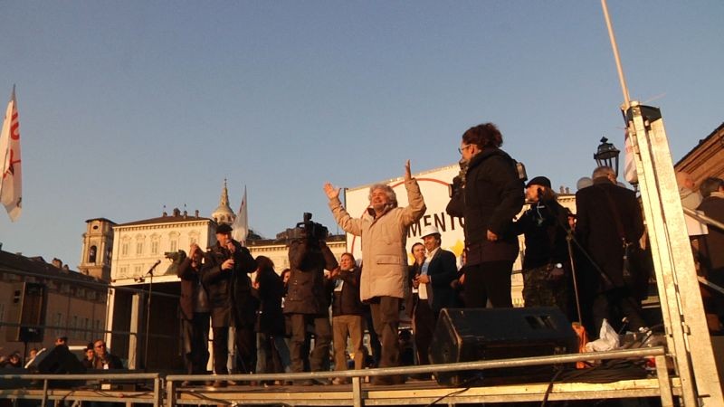 Tsunami Tour Uno Dei Comizi Di Beppe Grillo Durante La Campagna Elettorale 2012 270511