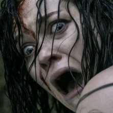 La casa: Jane Levy in una scena del film