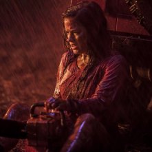 La casa: Jane Levy in una scena del remake