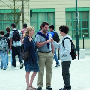 Nella casa: Emmanuelle Seigner con Bastien Ughetto e Denis Ménochet in una scena