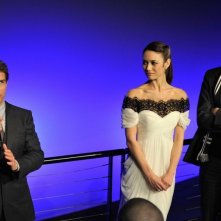 Oblivion: Tom Cruise con Olga Kurylenko e Joseph Kosinski durante la premiere di Londra