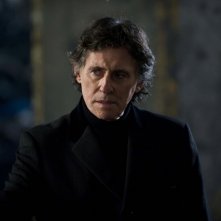 All Things to All Men: Gabriel Byrne in una scena del film
