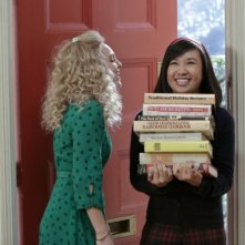 The Carrie Diaries: AnnaSophia Robb ed Ellen Wong nell'episodio Endgame