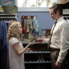 The Carrie Diaries: Matt Letscher ed AnnaSophia Robb nel pilot della serie