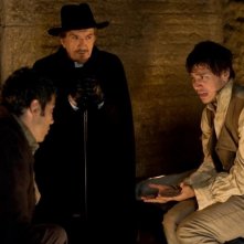 Marco Cassini con Gigi Proietti ne L'ultimo Papa Re