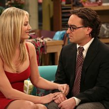The Big Bang Theory: Kaley Cuoco e Johnny Galecki nell'episodio The Tangible Affection Proof