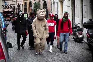 Video 'Harlem Shake' - Scary Movie 5