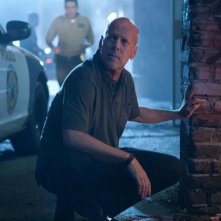 Fire with Fire: Bruce Willis in una scena del film nei panni del poliziotto federale Mike Cella