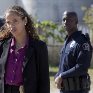 Low Winter Sun: Athena Karkanis nel pilot della serie