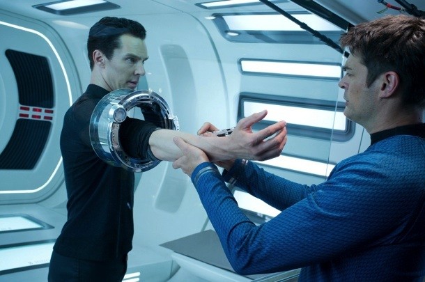 Benedict Cumberbatch Perquisito In Una Scena Di Into Darkness Star Trek 271285