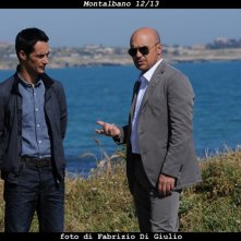 Il commissario Montalbano: Luca Zingaretti e Peppino Mazzotta nell'episodio Una voce di notte