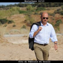 Il commissario Montalbano: Luca Zingaretti in una scena dell'episodio Una lama di luce