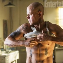 Matt Damon senza maglietta in una scena di Elysium