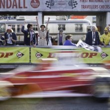 Rush: una spettacolare immagine della Ferrari che taglia il traguardo