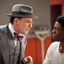 Chadwick Boseman con Harrison Ford in 42: una scena del film