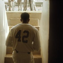 Chadwick Boseman nel dramma sportivo 42, nel quale interpreta Jackie Robinson