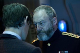 Liam Cunningham e Matt Smith in un'immagine dell'episodio Cold War, settima stagione di Doctor Who