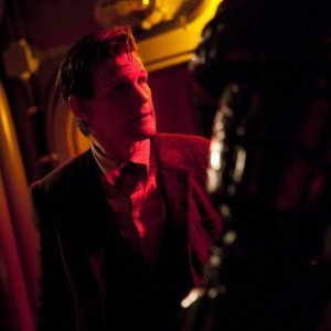 Matt Smith durante una scena dell'episodio Cold War, settima stagione di Doctor Who