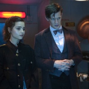 Matt Smith e Jenna-Louise Coleman in un'immagine dell'episodio Cold War, settima stagione di Doctor Who