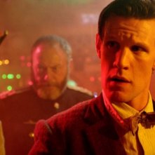 Matt Smith insieme a Liam Cunningham in un'immagine dell'episodio Cold War, settima stagione di Doctor Who