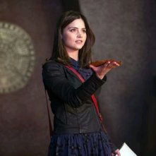 Jenna-Louise Coleman in una scena dell'episodio The Rings of Akhaten, settima stagione di Doctor Who