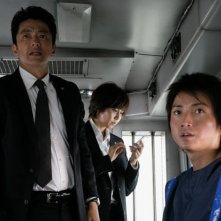 Shield of Straw: Takao Osawa con Tatsuya Fujiwara e Nanako Matsushima in una scena