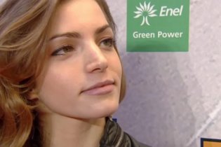 Video Premiere - Bianca come il latte, rossa come il sangue