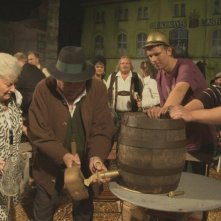 Beerland (2013) - una scena del film