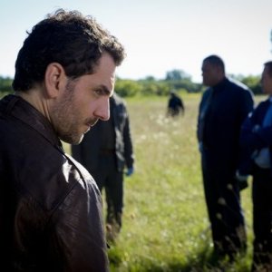 Hannibal: Aaron Abrams e Laurence Fishburne nell'episodio Apéritif