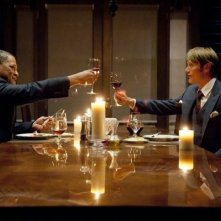 Hannibal: Mads Mikkelsen e Laurence Fishburne nell'episodio Amuse-Bouche