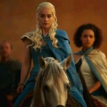 Il Trono Di Spade Emilia Clarke E La Nobile Daenerys Targaryen Nell Episodio And Now His Watch Is En 272765