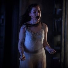 La casa: Jane Levy posseduta in una scena