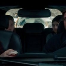 World War Z: Brad Pitt e Mireille Enos in una scena tratta dal film