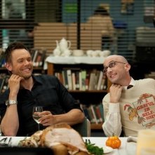 Community: Joel McHale e Jim Rash nell'episodio Cooperative Escapism in Familial Relations