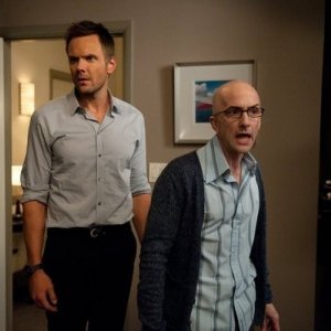 Community: Joel McHale e Jim Rash nell'episodio Intro to Knots