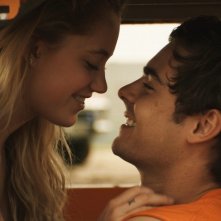 At Any Price - Zac Efron e Maika Monroe sono Dean e Cadence.