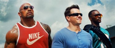 Mark Wahlberg, Anthony Mackie e Dwayne Johnson in Pain & Gain - Muscoli e Denaro