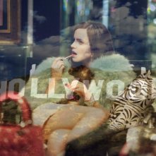 Emma Watson in trasparenza in una scena di The Bling Ring