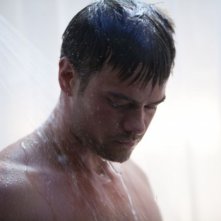 Fire With Fire Un Immagine Esclusiva Di Josh Duhamel Sotto La Doccia 273381