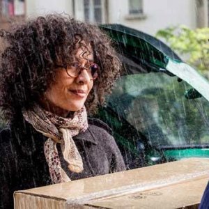 Amelle Chahbi nella commedia francese Denis, del 2013