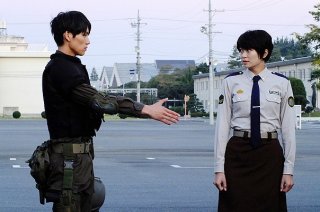 Library Wars - una sequenza del film giapponese del 2013