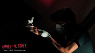 Under the Knife: Kim Jyeong-ah e Jin-geun Kim in una scena del film