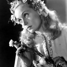 Vogliamo vivere!: una suggestiva immagine di Carole Lombard tratta dal film