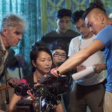 Bends: la regista del rilm Flora Lau sul set