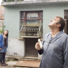 Henri: Pippo Delbono con Miss Ming in una scena del film