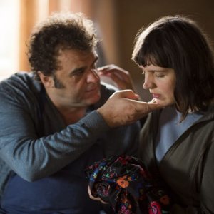 Henri: una tenera immagine di Pippo Delbono e Miss Ming tratta dal film