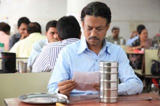 The Lunchbox: il protagonista Irrfan Khan in una scena del film